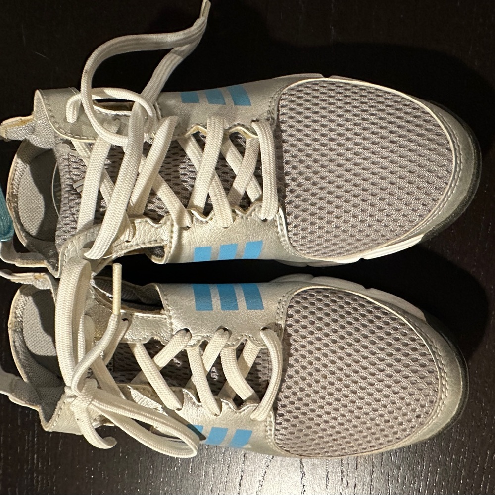 Women’s golf Shoes in White and Blue